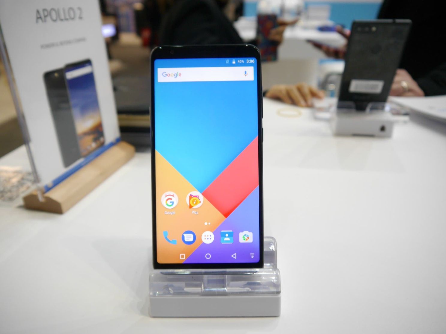 Vernee Apollo 2 with MTK Helio X30 Hands-On from MWC 2018