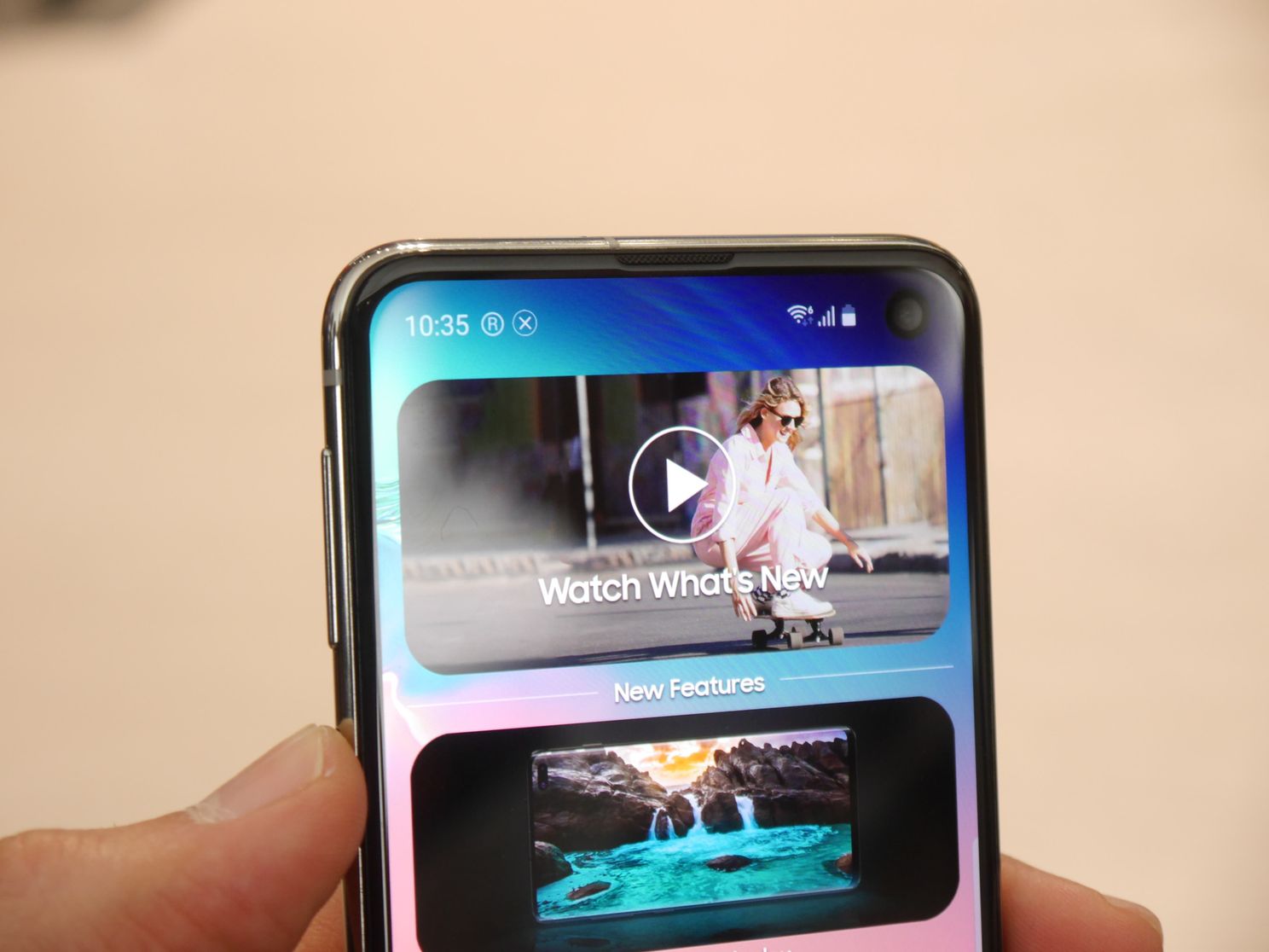 Samsung Galaxy S10E Hands-On from MWC 2019
