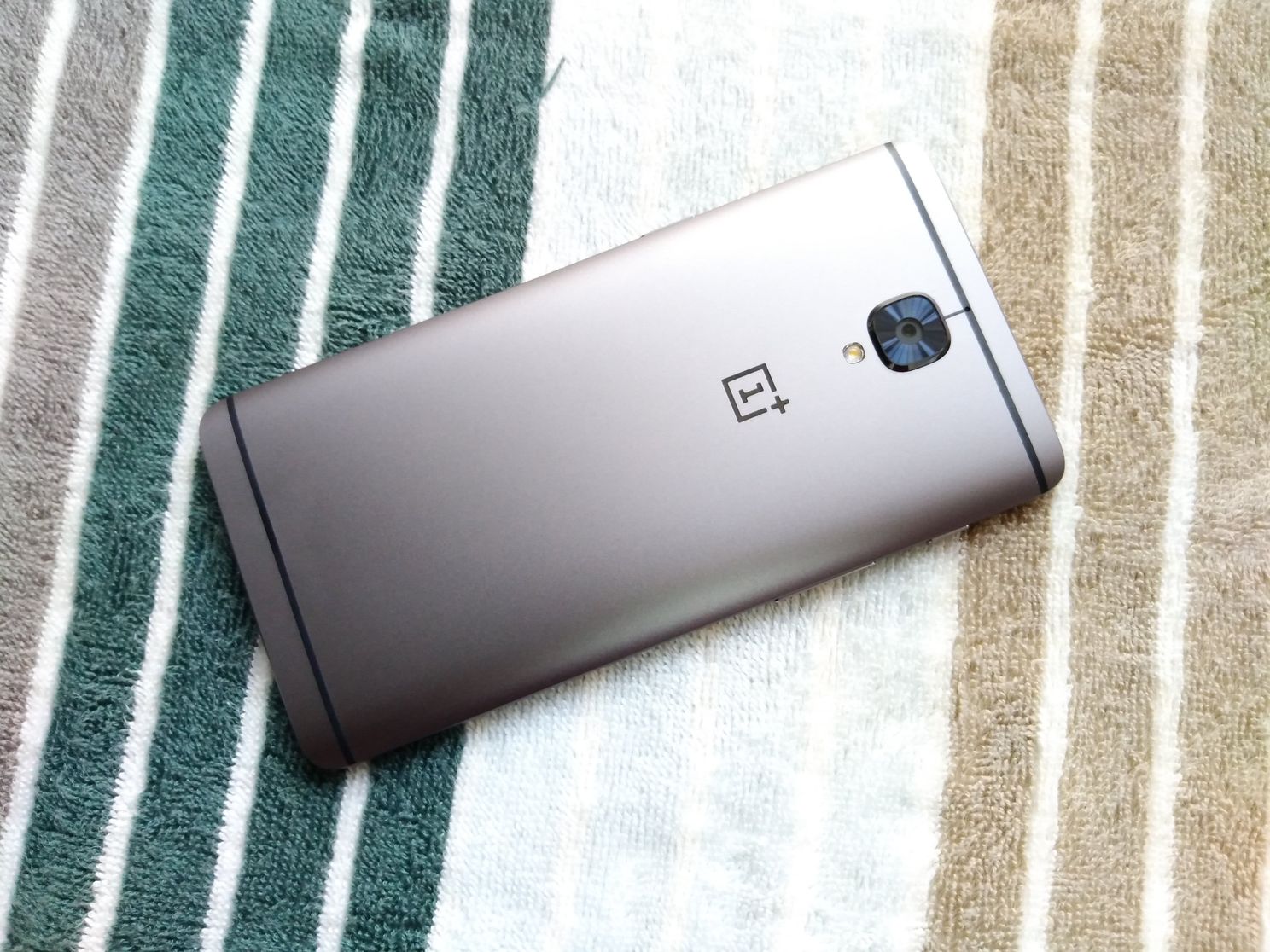 OnePlus 3T vs Vernee Apollo: What's the better choice?