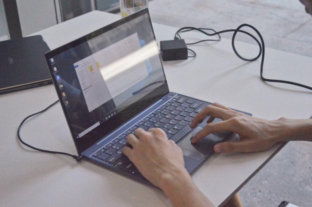 XIDU Tour Pro laptop is equipped with capacitative fingerprint