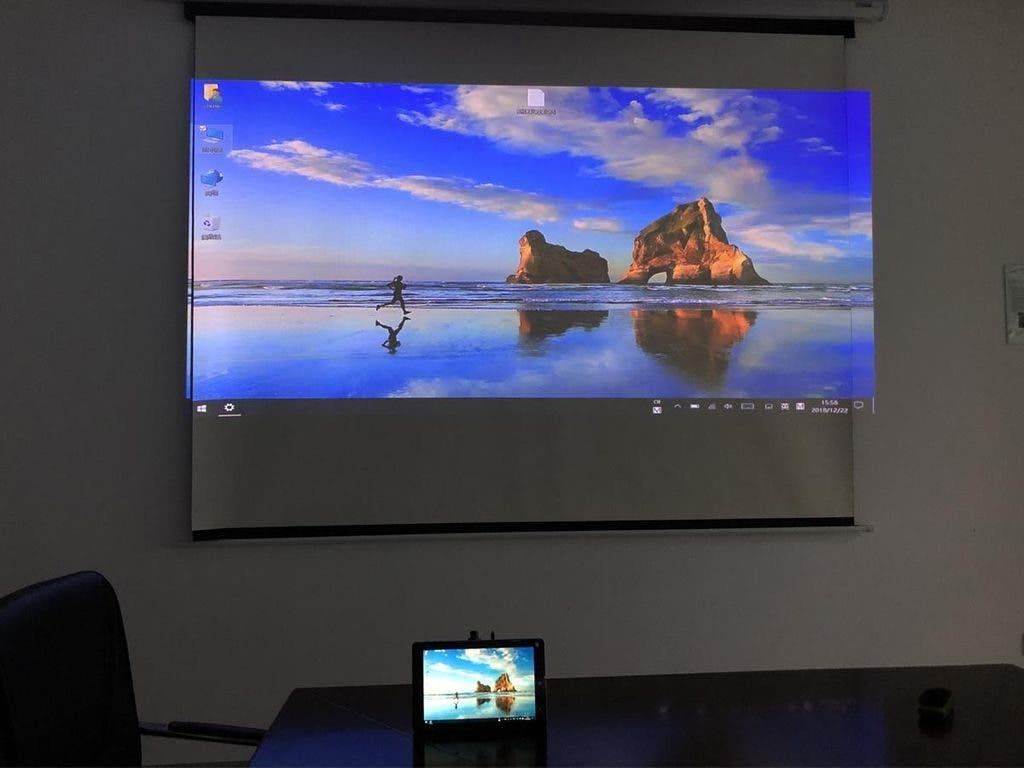 How to enjoy the 60-inch screen experience with 10.1-inch CHUWI Hi10 Air?
