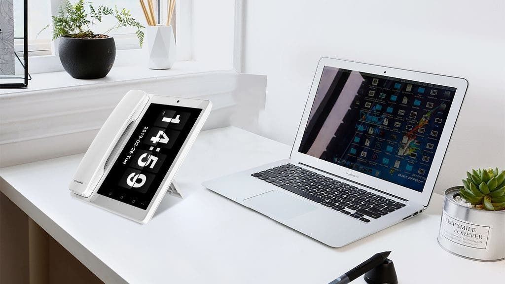 The world’s largest video phone Poptel V9 presales are live