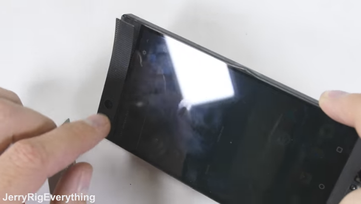 Razer Phone Teardown Video: Massive Heat Pipe & Tiny Vibrator