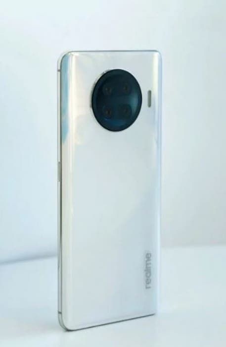 Realme Race render