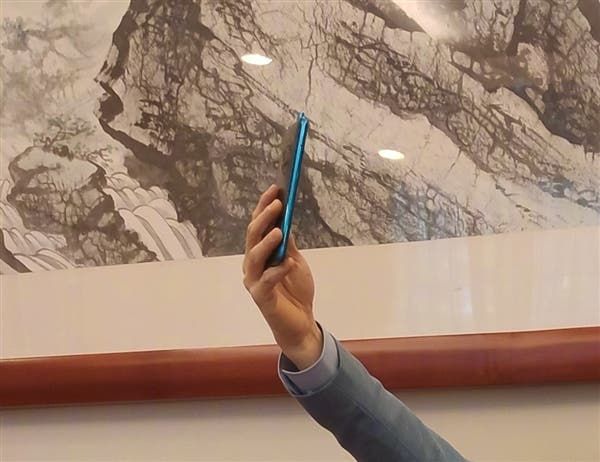 Redmi Snapdragon 855 smartphone first real image appears online