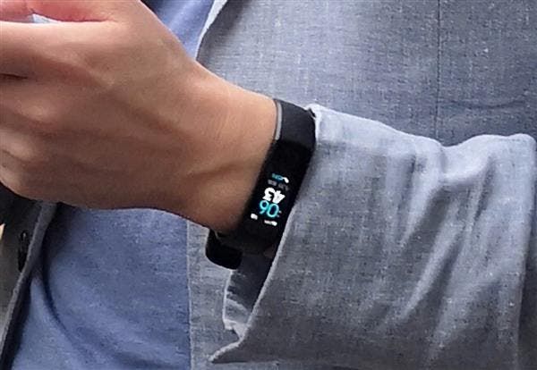 Upcoming Honor Band 4 Spotted on Zhao Ming's Wrist