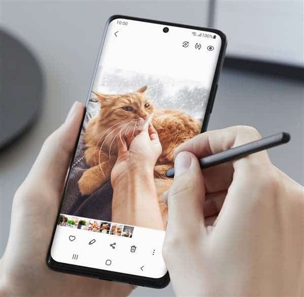 Galaxy S21 Ultra uses a low power consumption OLED display