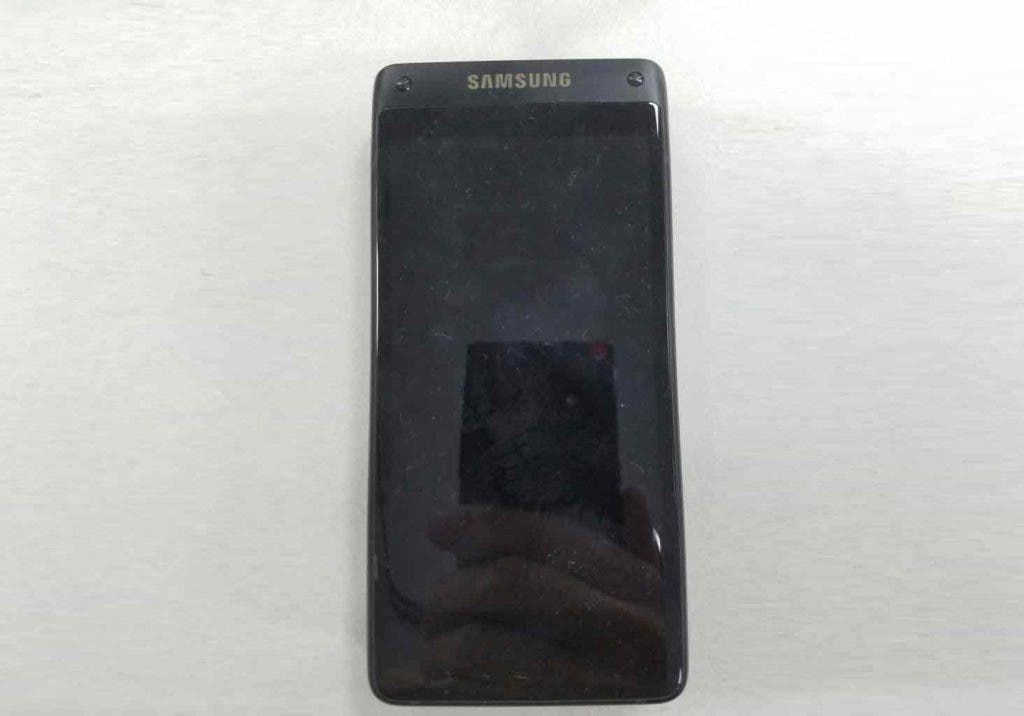 Samsung SM-G9298: flip phone of today?