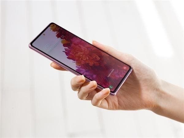 Samsung Galaxy S20 FE gets an update to fix touchscreen issues