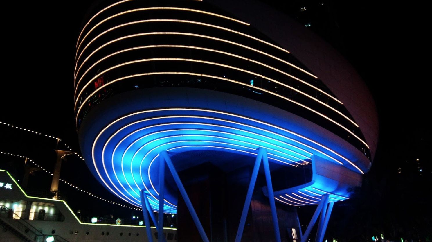 UMi reckon the Super takes 'stunning' night shots: Have your say