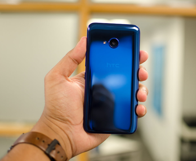HTC U11 Life starts to receive Android Oreo update at T-Mobile