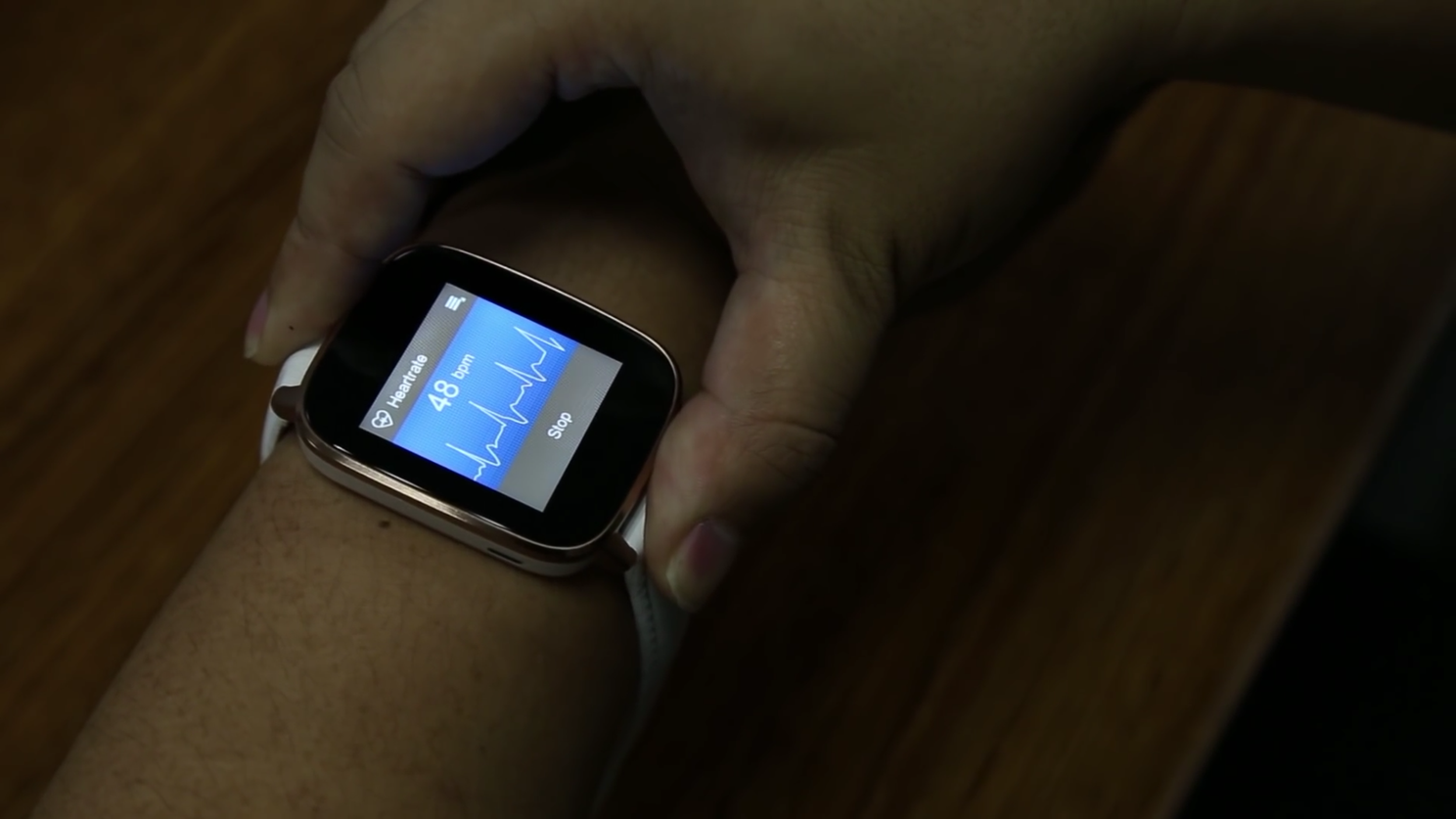 Zeblaze Crystal brings functionality and luxury to your wrist