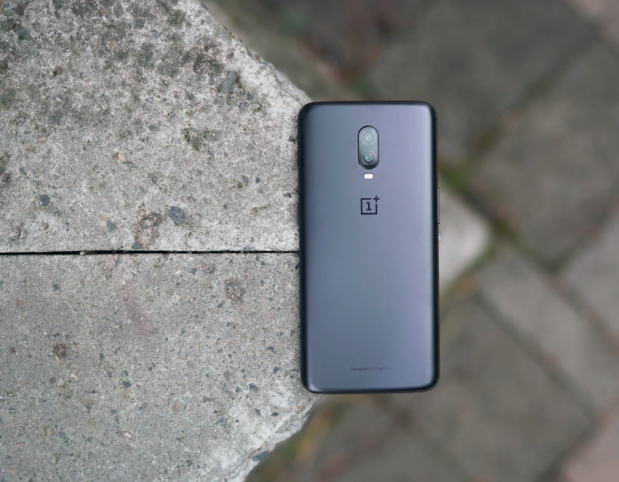 Hundred pieces of 8 GB OnePlus 6T heavily discounted on Gearbest