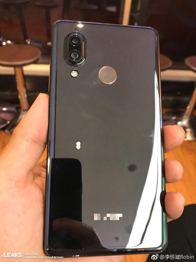 Sharp Aquos S3 Live Pictures shows iPhone-X-like design
