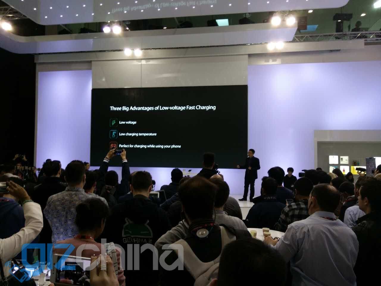 OPPO's Super VOOC charges a 2500mAh battery to 100% in 15 minutes!