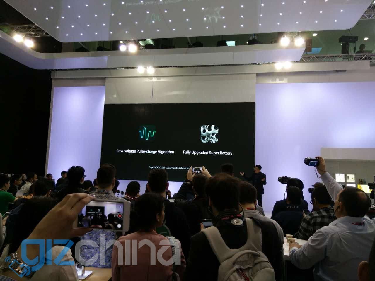 OPPO's Super VOOC charges a 2500mAh battery to 100% in 15 minutes!