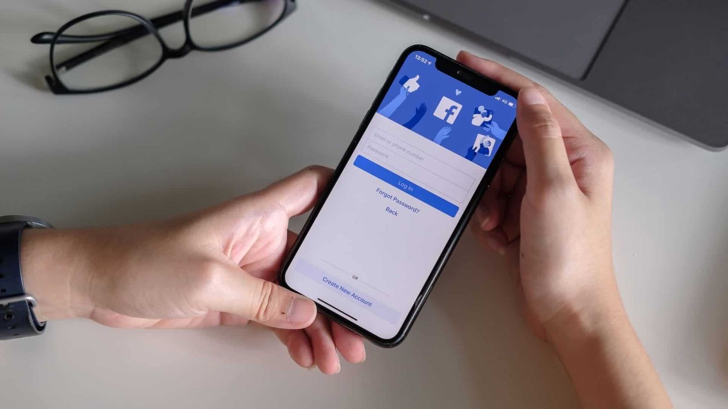 Apple once offered Facebook a joint ads project and a paid subscription
