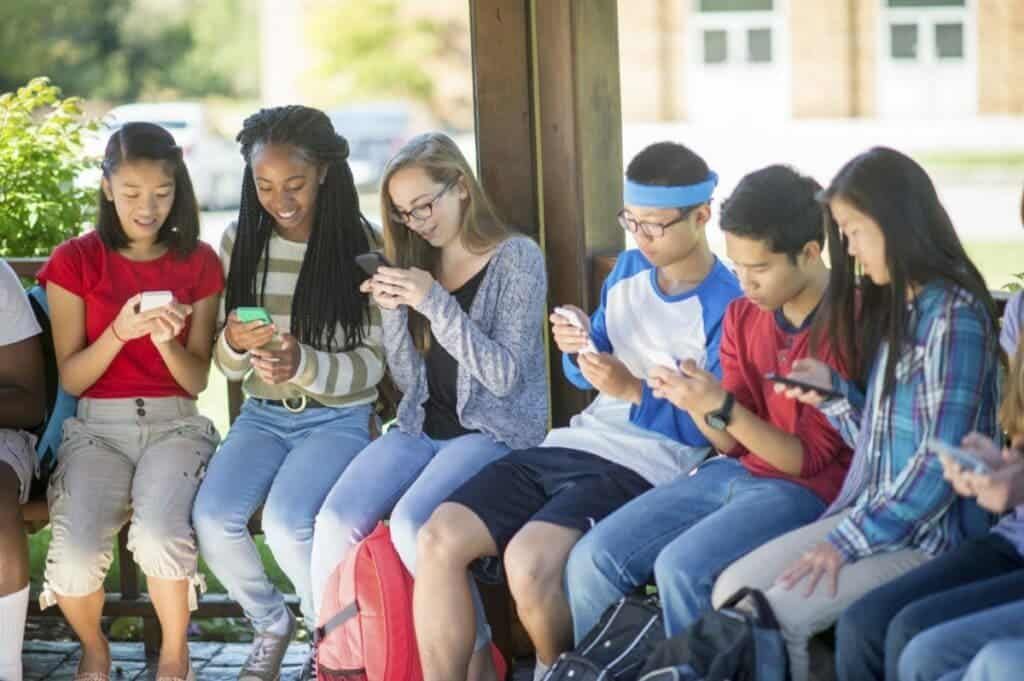 Report: 31% of U.S. teens use Apple Watch, 87% use iPhone