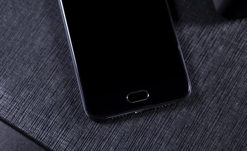 Is the iPhone 7 worth four times more than UMI Plus?