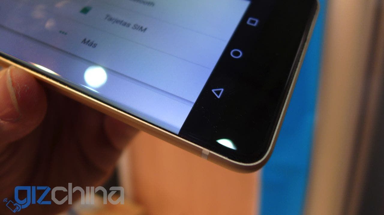 MWC 2016: Ulefone Future Hands on video
