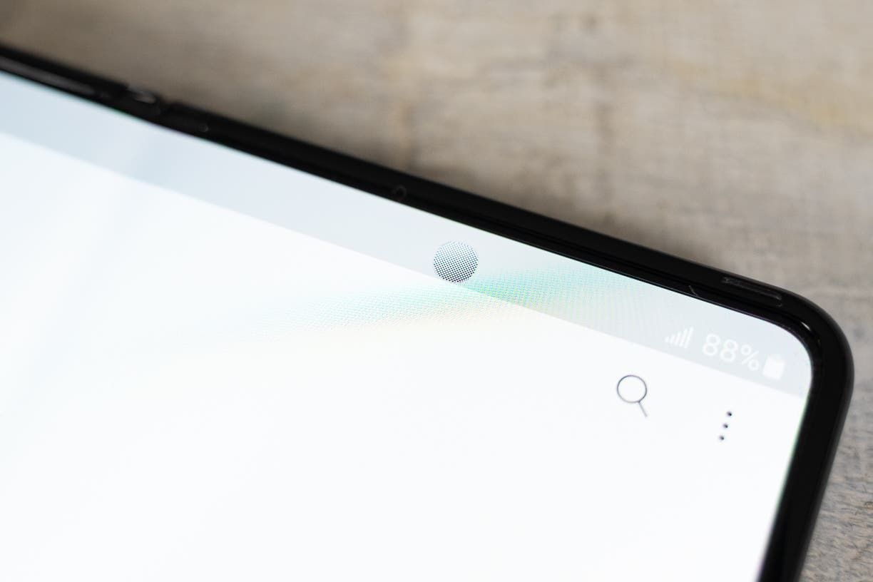 iPhone 16 Rumored to Ditch the Dynamic Island
