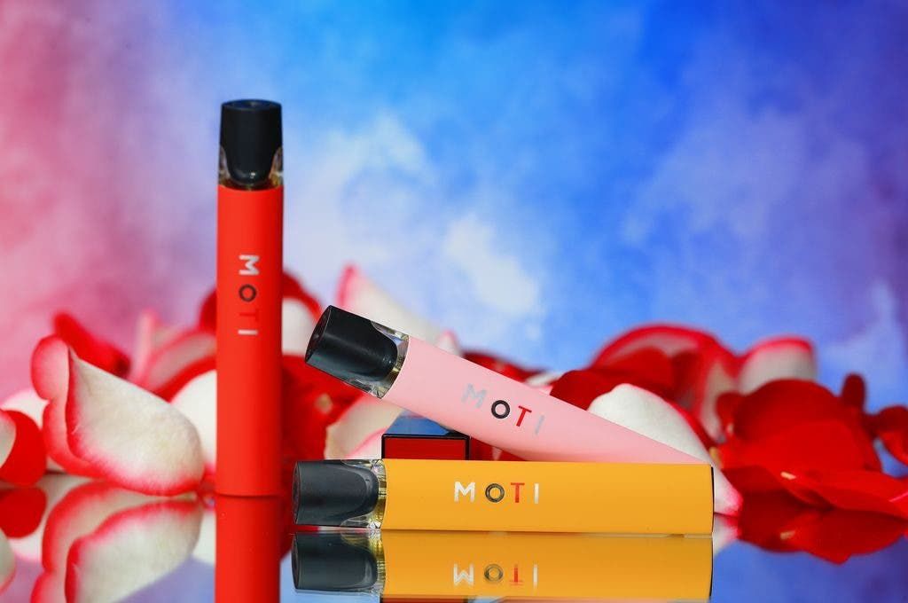 5 reasons why celebrities love vaping