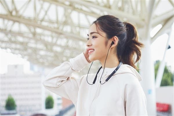 Xiaomi Bluetooth collar headphone youth edition released for 169 Yuan ($25)