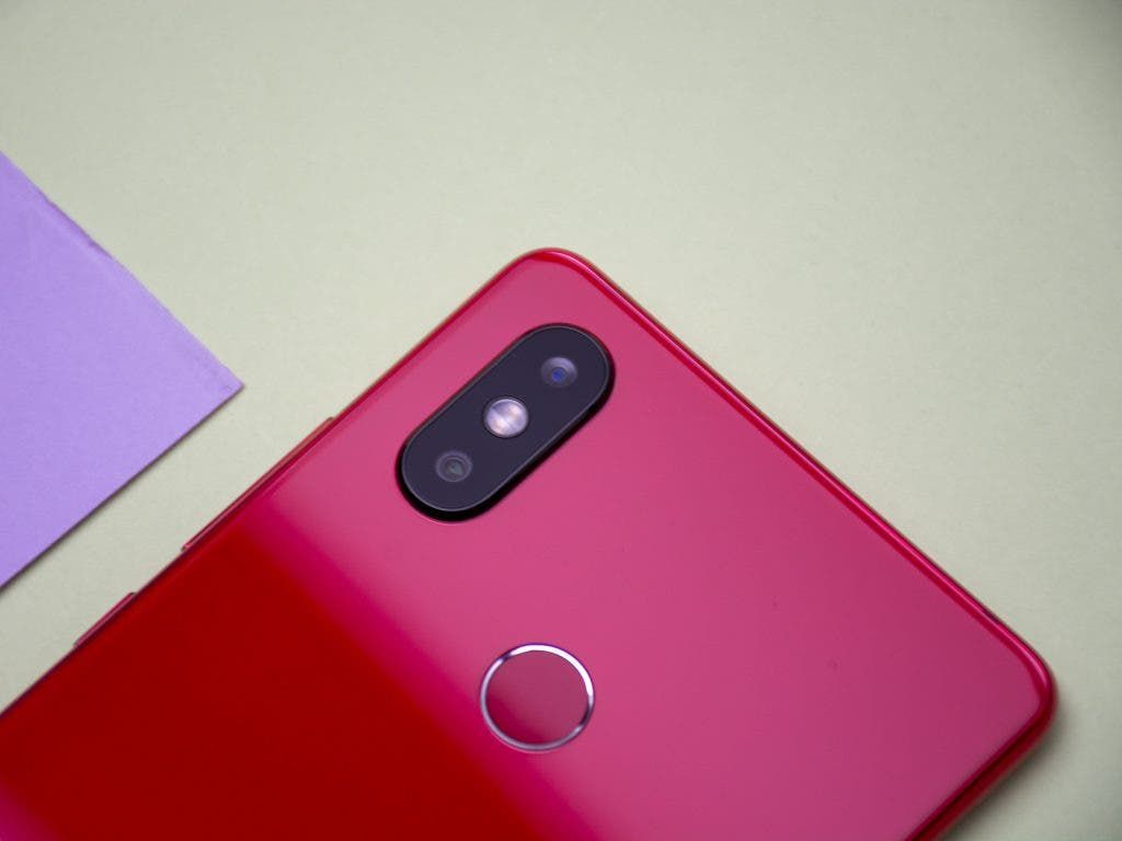 [Deal] Need a portable smartphone? Get the Xiaomi Mi 8 SE for $309.99