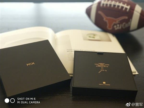 Xiaomi Mi Mix 2 box package leaks, just before official unveiling