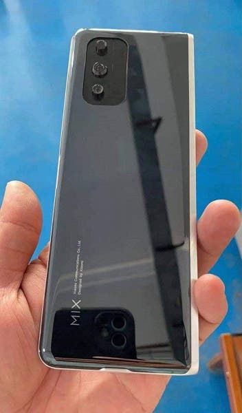 The foldable Xiaomi Mi Mix 4 smartphone has appeared in new live photos