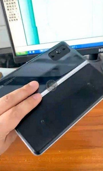 The foldable Xiaomi Mi Mix 4 smartphone has appeared in new live photos