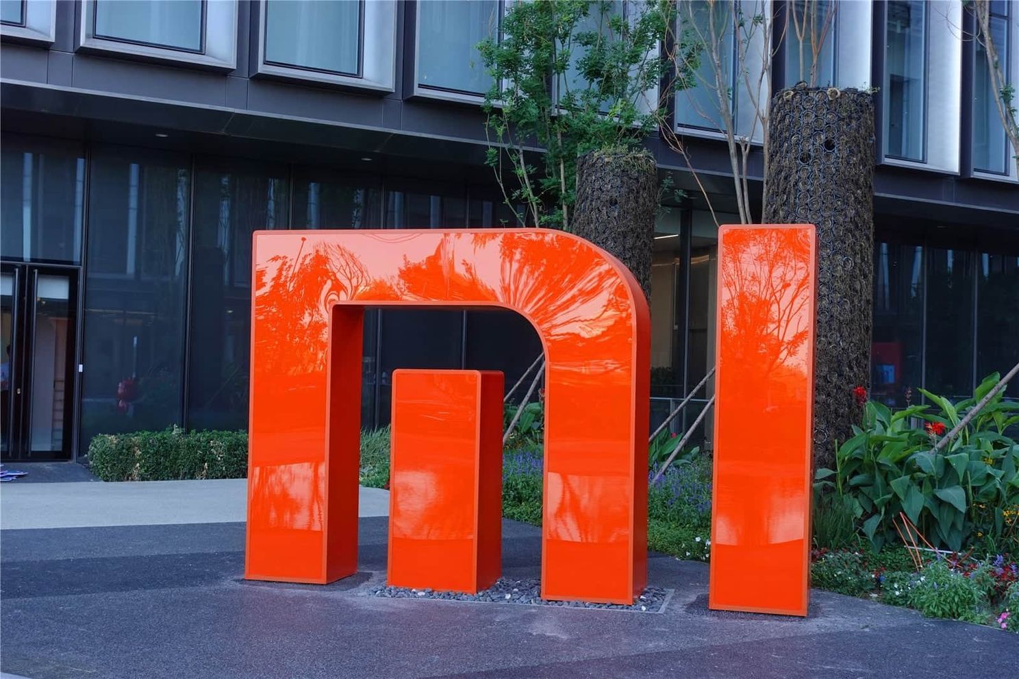 Xiaomi Mi 10 comes with symmetrical dual speakers & 100% stereo experience