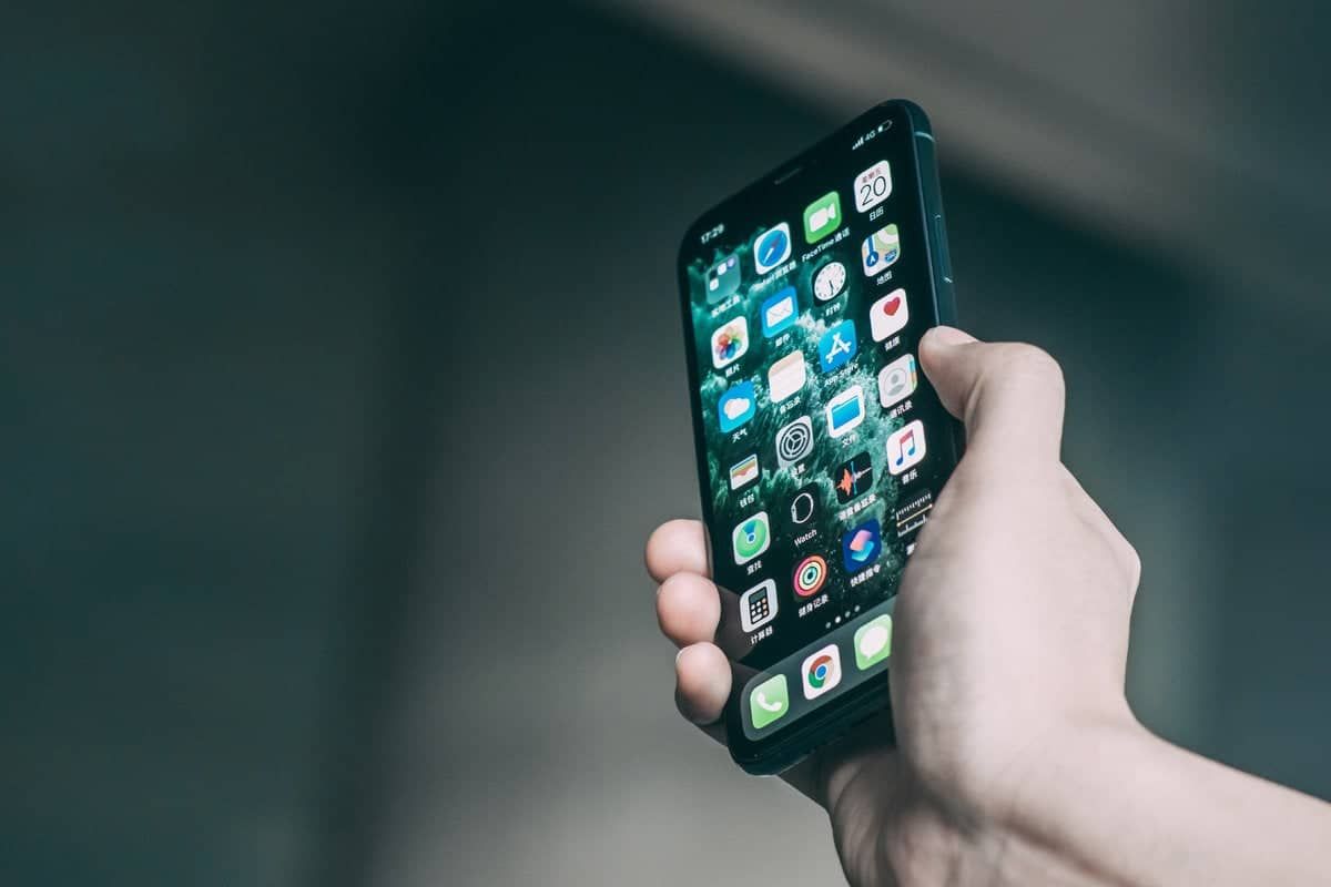 iPhone 11s to Use OLED Panels and Return to Qualcomm Baseband
