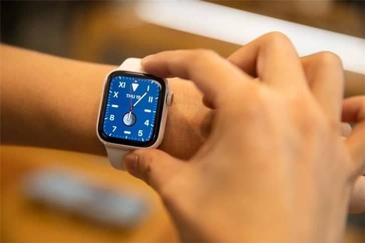 Apple allegedly steals trade secrets for Apple Watch development