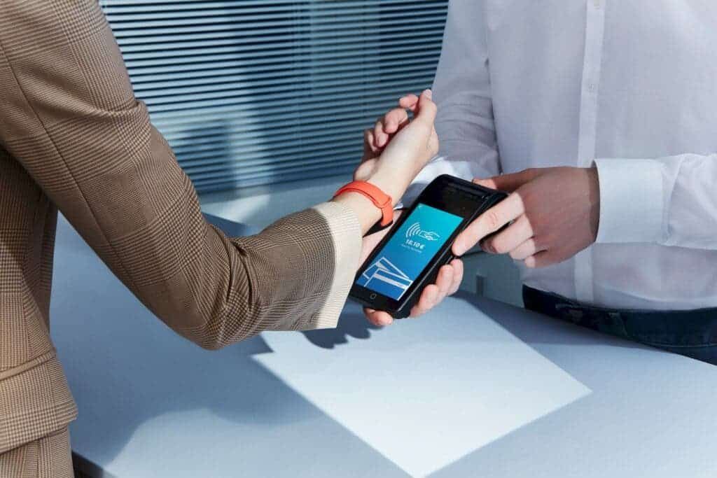Xiaomi Mi Smart Band 6 NFC, AX3000 mesh Wi-Fi system, and smart projector launched in Europe