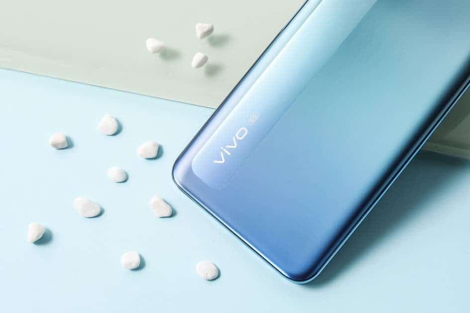 VIVO Y70s Got A New Color Option of Extracted Silver