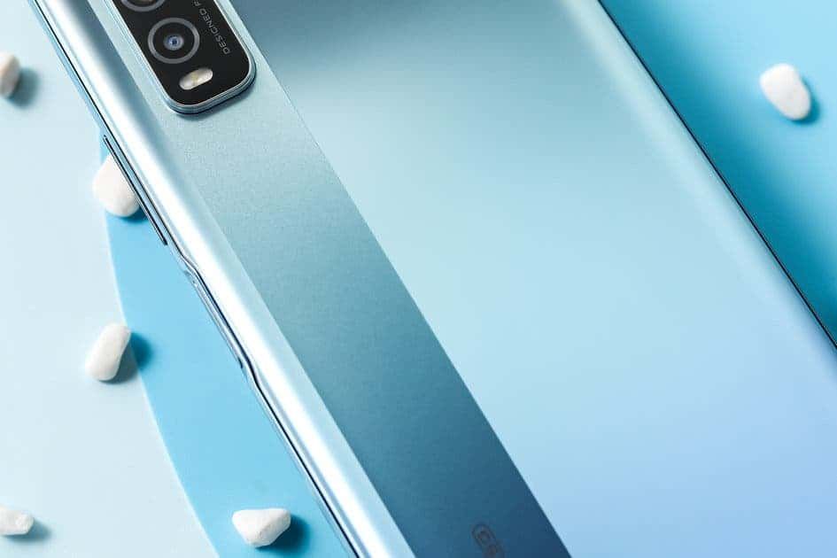 VIVO Y70s Got A New Color Option of Extracted Silver