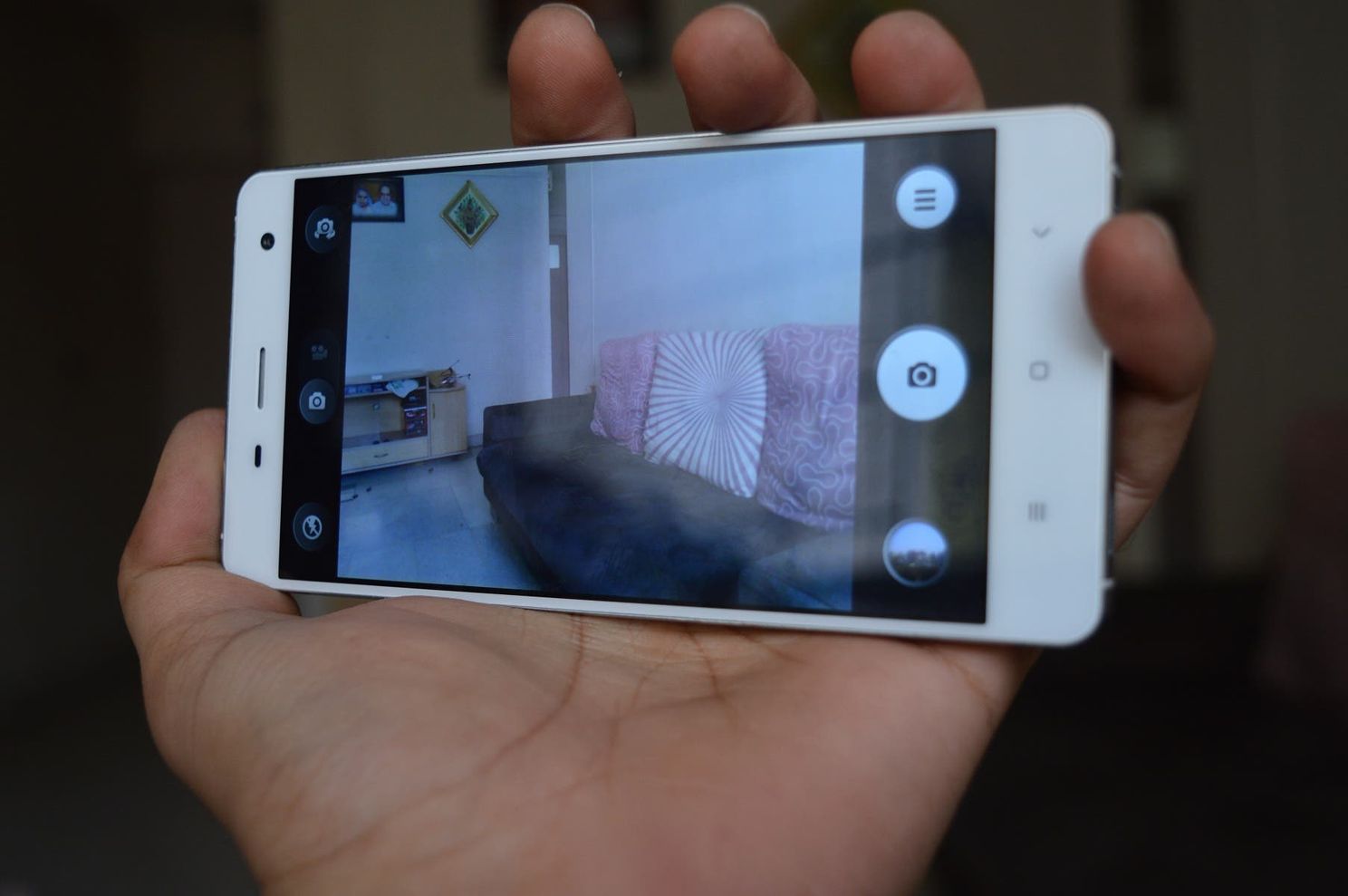 No.1 Mi4 review: When clones play catch-up