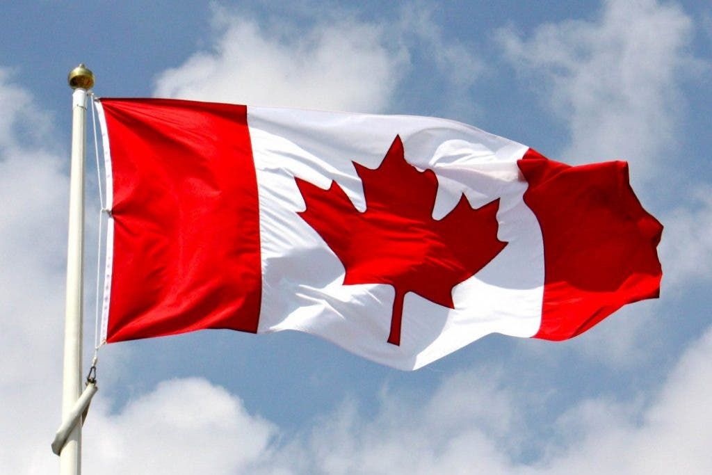 U.S lawmakers warn Canada to consider Huawei a national security risk to the country
