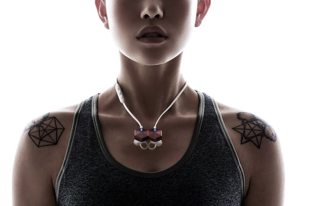 Advanced smart sports earbuds FIIL Carat Pro launching soon