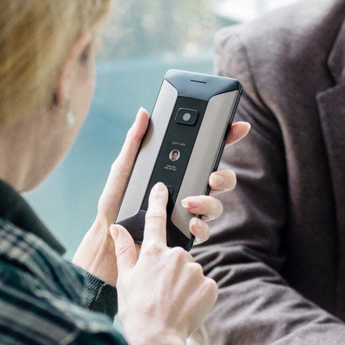 Cosmo Communicator or "smartphone" crowdfunded for $549