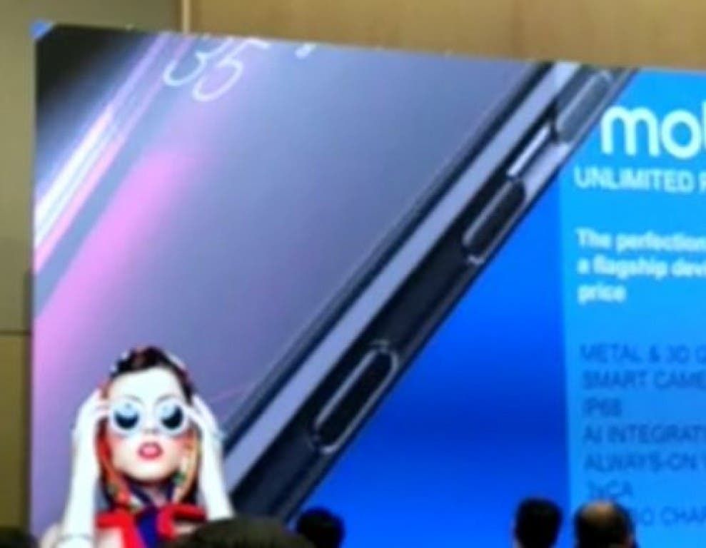 Moto X 2017 appears in leaked presentation along with specs