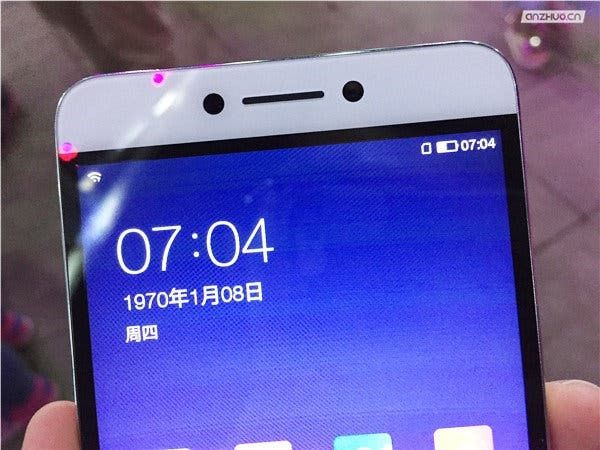 Hands on photos of the Cool 1
