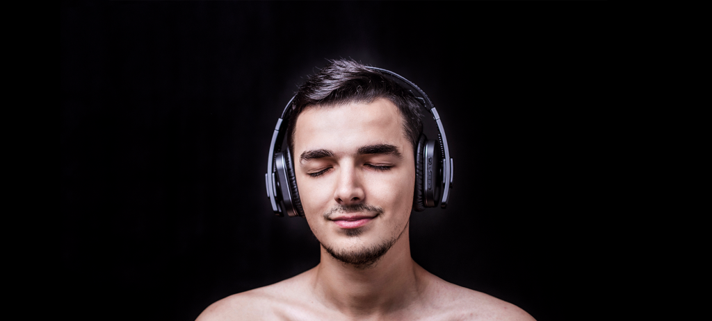 dodocool DA158 Headphones w/ Active Noise Cancelling on Amazon