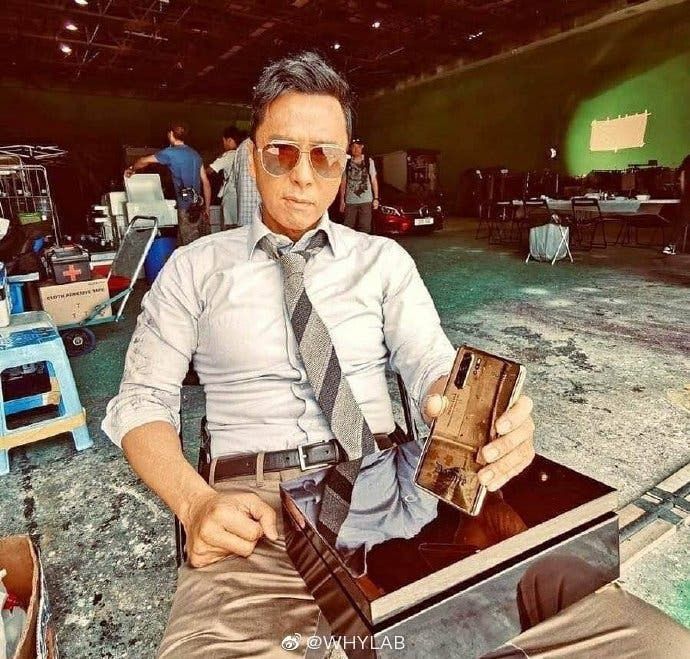 Golden Huawei P30 Pro appears in the hands of Donnie Yen