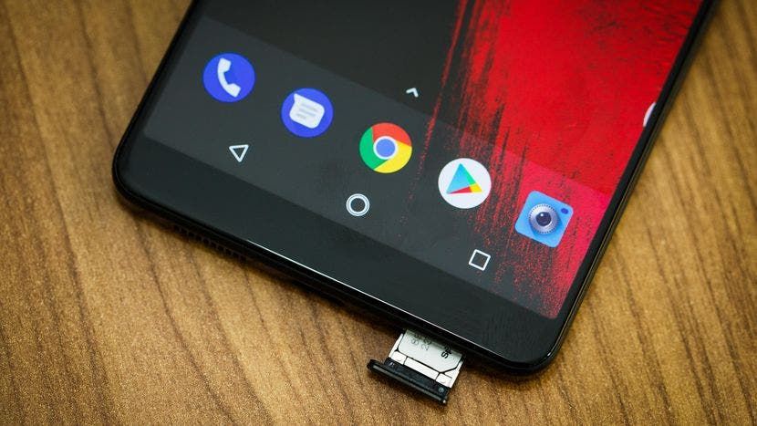Essential PH-1 starts to receive Android 8.1 Oreo