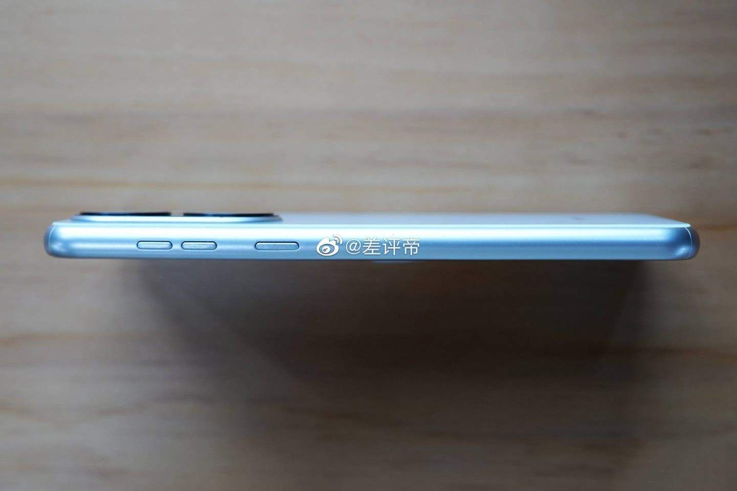 Huawei P50 Black Leaked In Real Photo, Hinting At Upcoming Launch