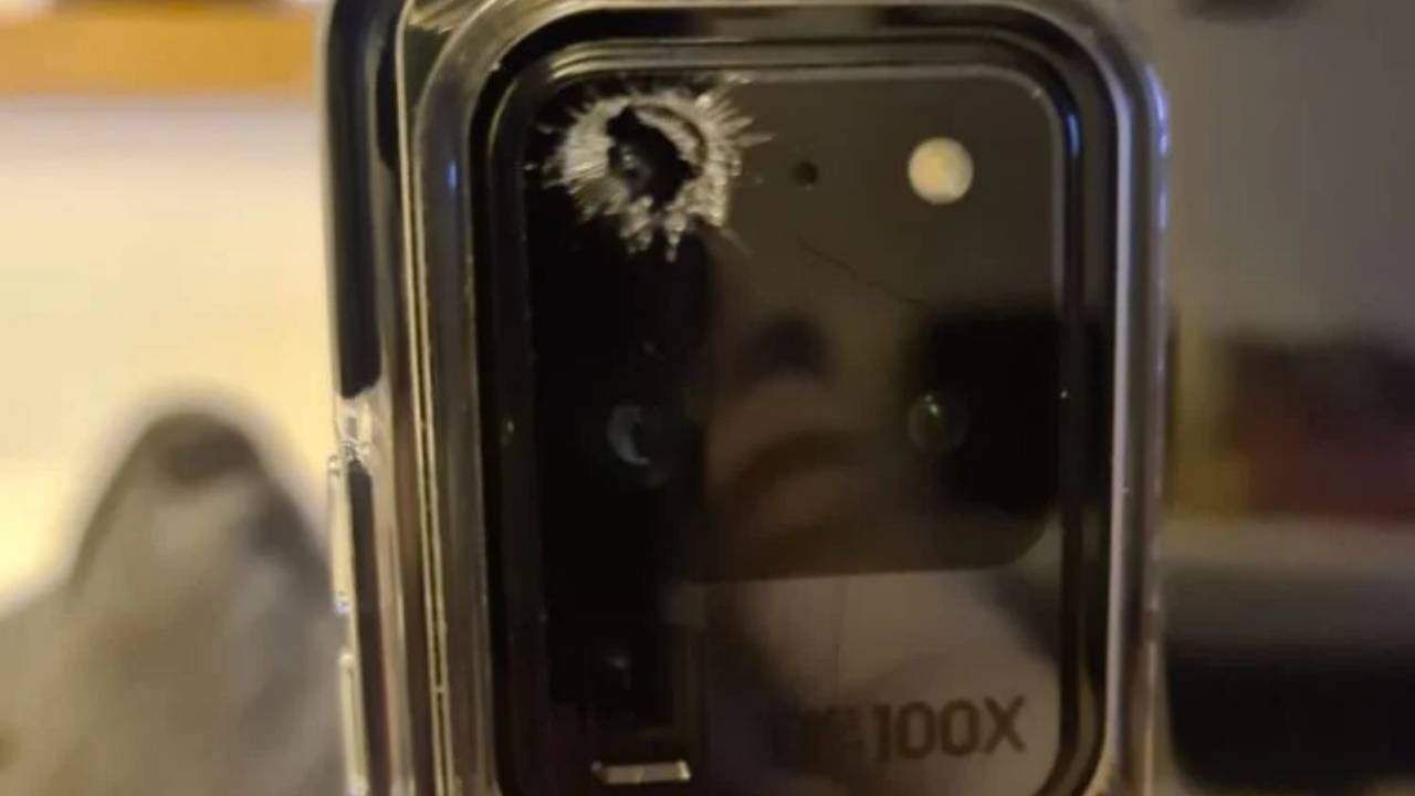 Samsung Galaxy S20 Ultra: users complain about cracks on the camera
