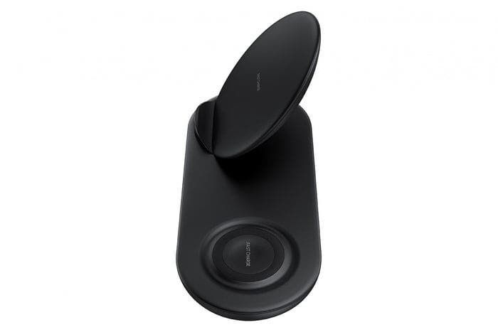 Samsung's latest Wireless Charger Duo lets you charge two devices simultaneously
