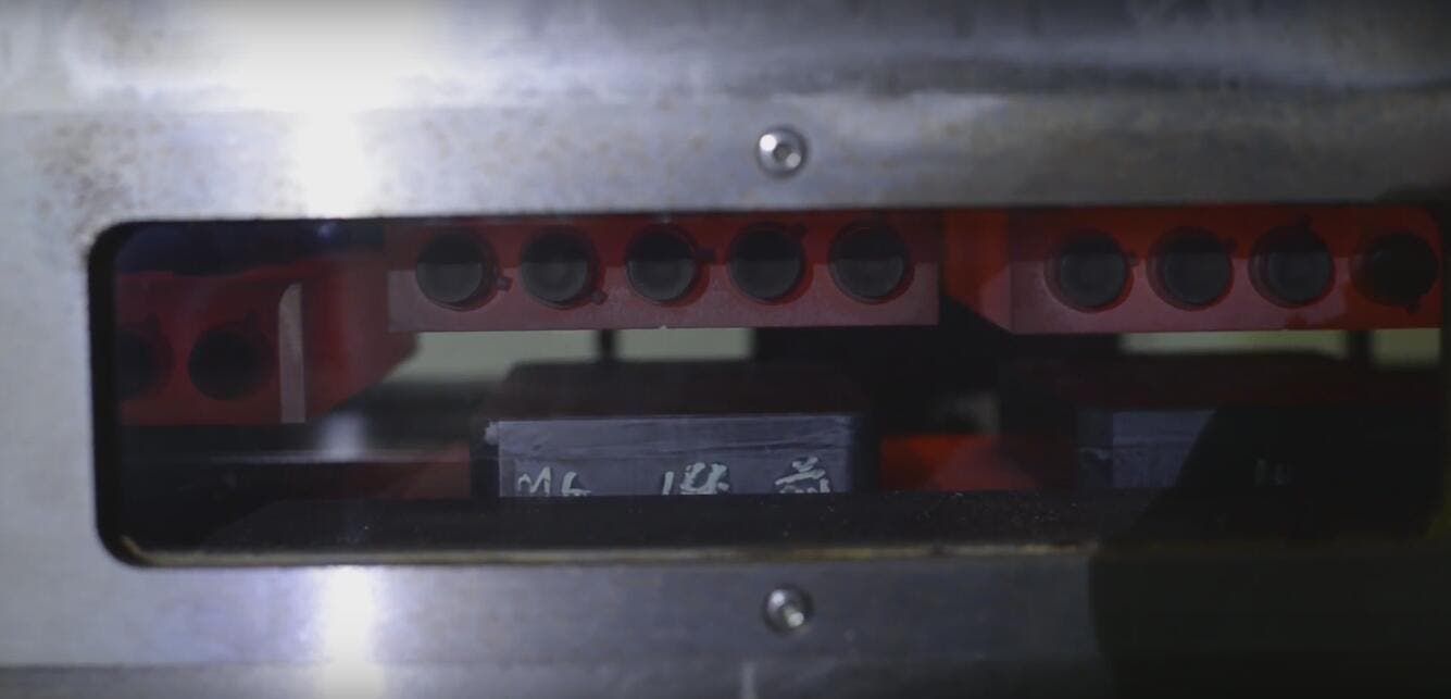 Watch: Meiigoo Shows How 3D Curved Glass is Made